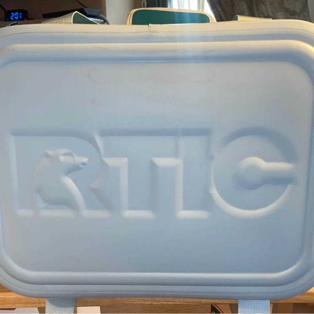 RTIC Teal and Light Blue 30 can Soft Pack Cooler